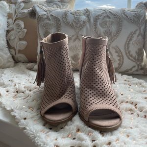 Qupid tan bootie